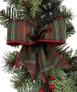 Home Accents Holiday 9 ft Prelit Woodmore Garland -Home Accents Holiday Shop home accents holiday christmas garland chzh3811602th5 4f 1000