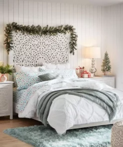 Home Accents Holiday 9 ft Prelit Sparkling Amelia Garland -Home Accents Holiday Shop home accents holiday christmas garland gt90m2r70c02 c3 1000