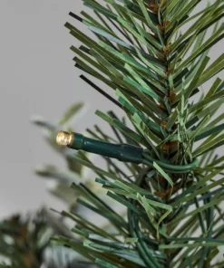 Home Accents Holiday 4.5 ft Berry Bliss Potted Christmas Tree -Home Accents Holiday Shop home accents holiday pre lit christmas trees chzh3811995th8 a0 1000