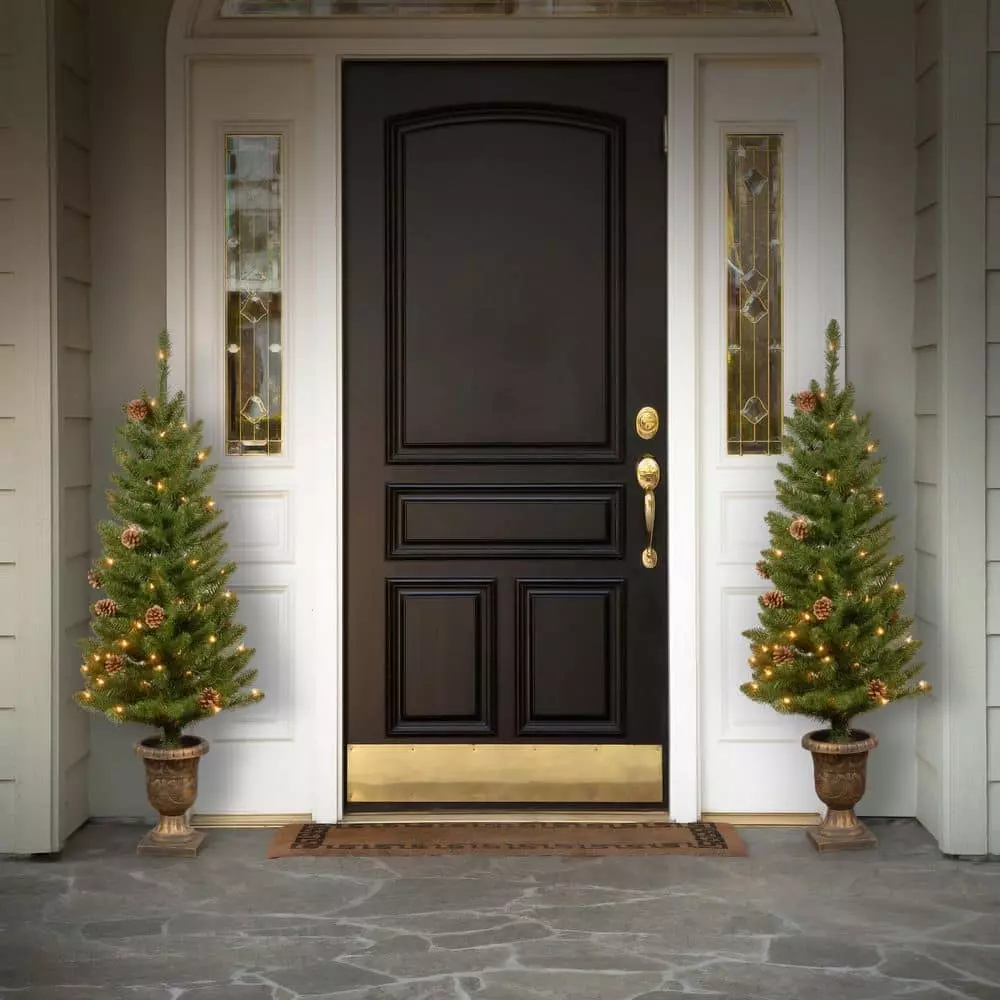 Home Accents Holiday 4 ft Montclair Spruce Potted 2-Pack 8 Home Accents Holiday 4 ft Montclair Spruce Potted 2-Pack - Image 6